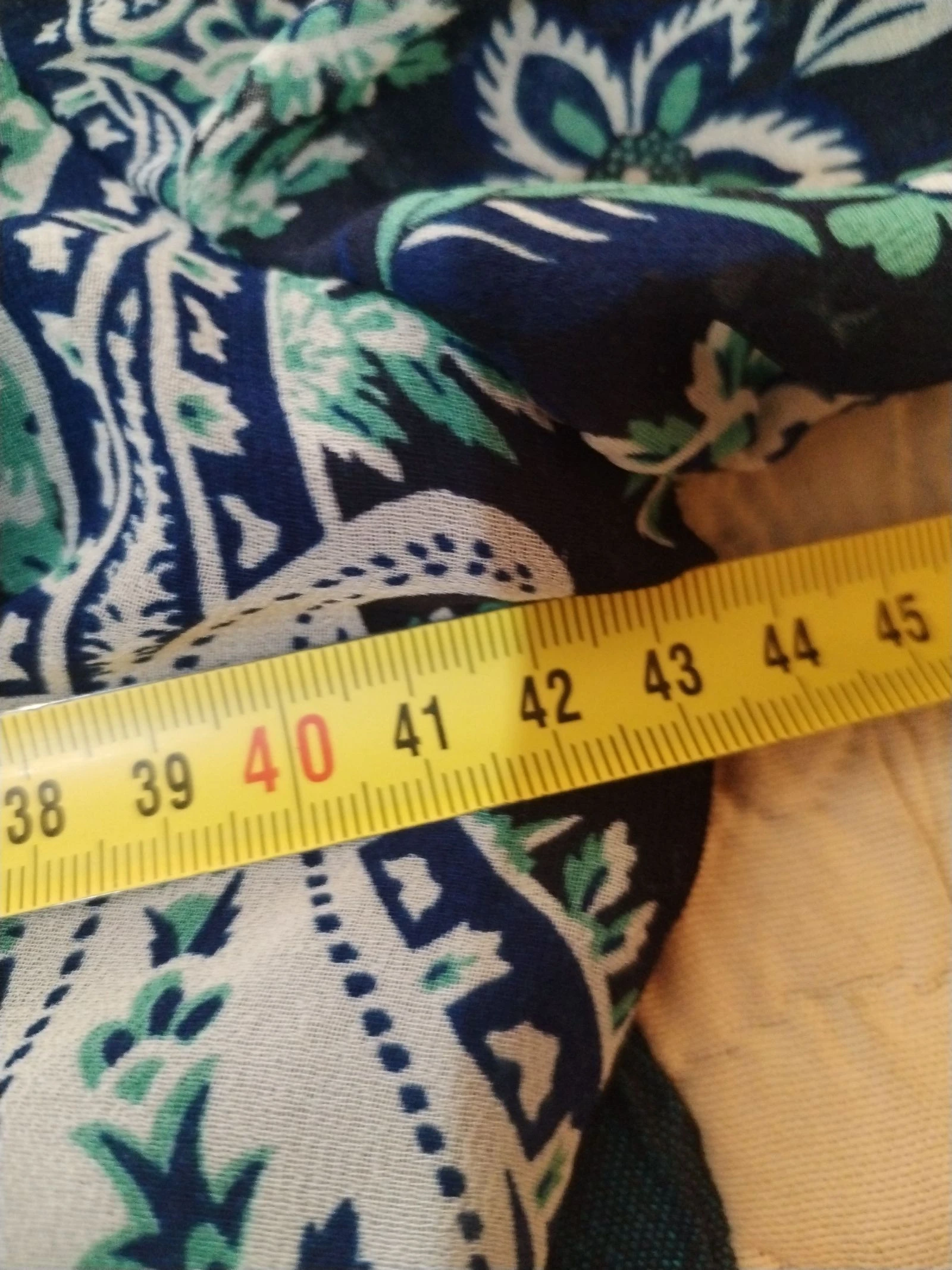 Un vestido de Zara elegante con un diseño espectacular y un estampado muy original – photo 15